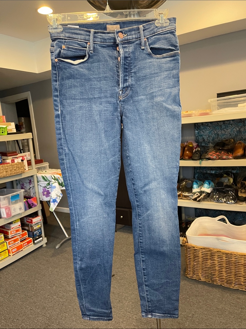 MOTHER “The Superior Stunner Ankle” in size 28, Double Vision wash, high rise.